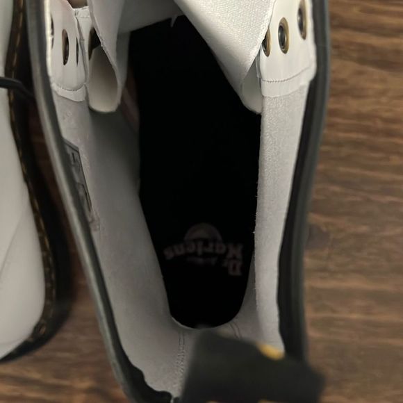 Dr. Martens 1460 W White Patent Lamper Leather 8-Eye Boots Size 11 Doc Martens - Picture 6 of 11